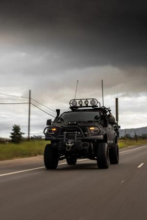 Toyota Tundra CrewMax 4x4 Zombie Apocalypse 2013 года 